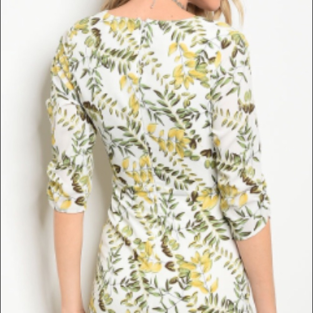 White Spring greens floral print vneck midi dress - Picture 6 of 7